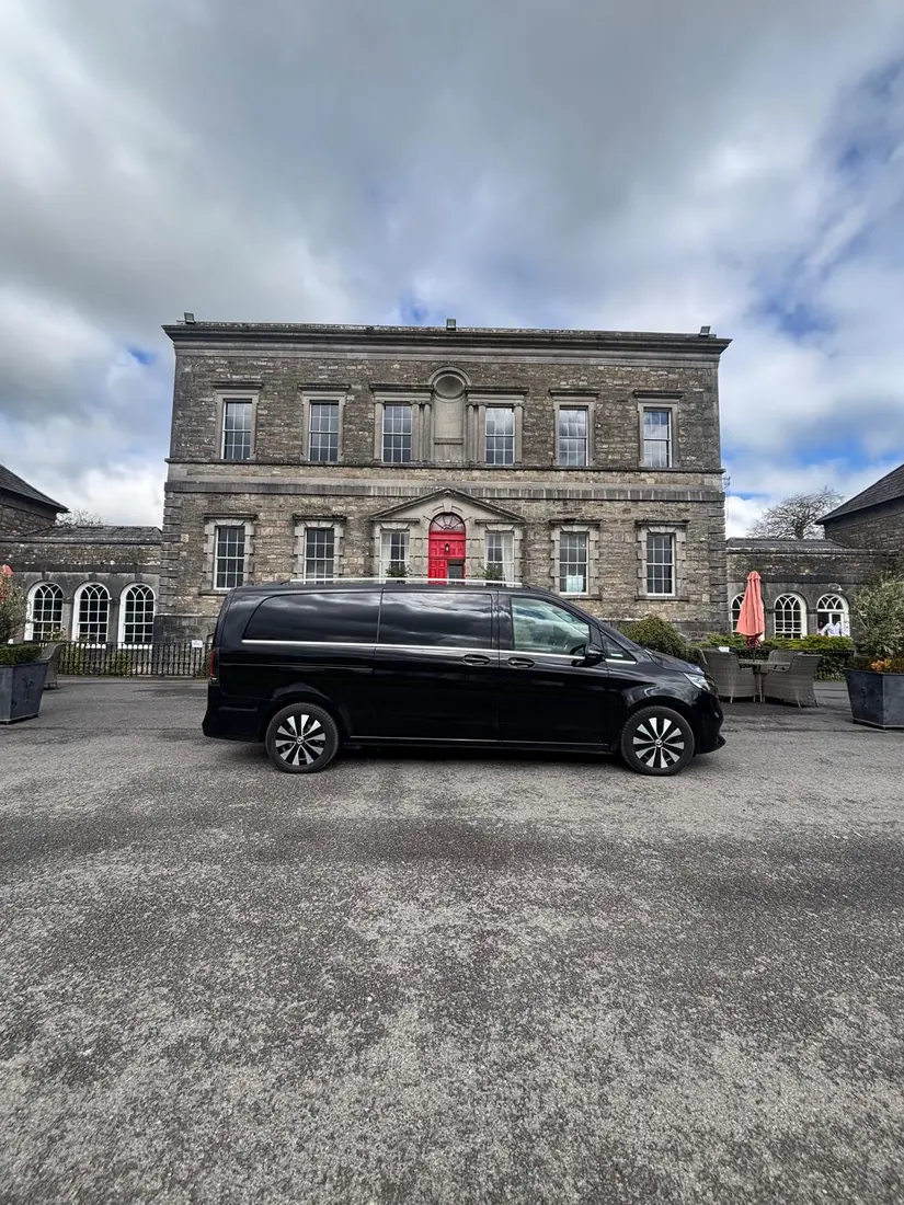 Group chauffeur booking for events: coordinating multiple vehicles